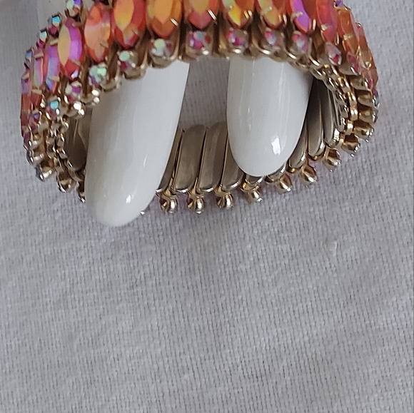 Stretch Bracelet, Vintage 1950’s, Peach Rhinestone Bracelet, Aurora Borealis - Picture 3 of 3